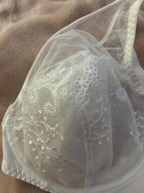 SIMONE PERELE BRA -SIZE 38C